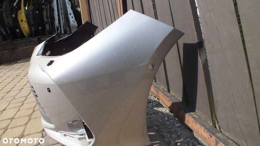 Zderzak przedni Toyota Corolla E21 sedan - 5