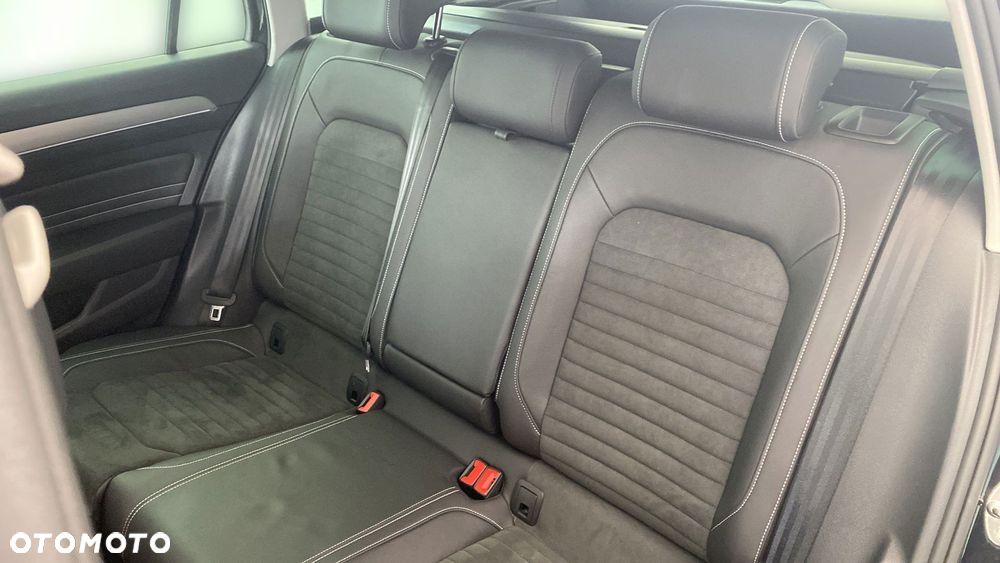 Volkswagen Passat - 13