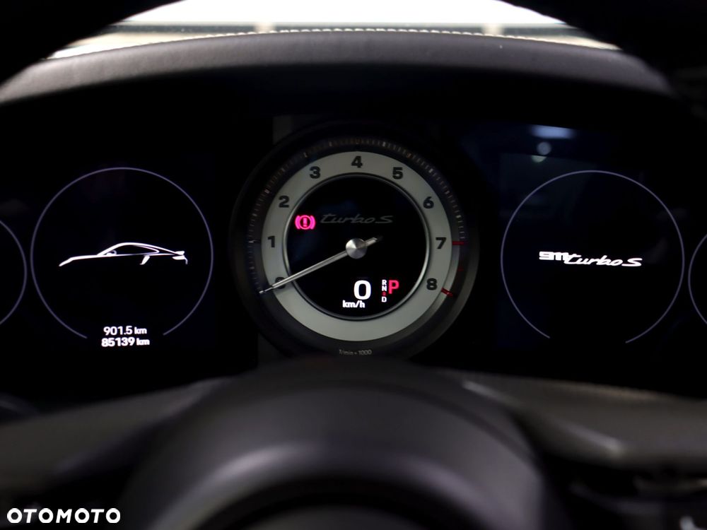 Porsche 911 Turbo S - 17