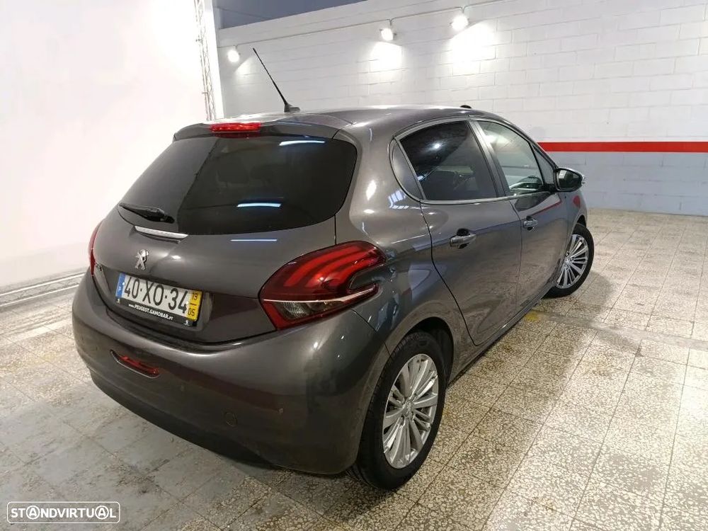 Peugeot 208 1.2 PureTech Signature - 3