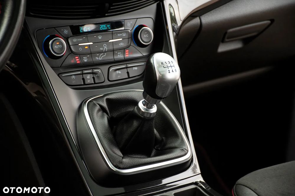 Ford Kuga - 37