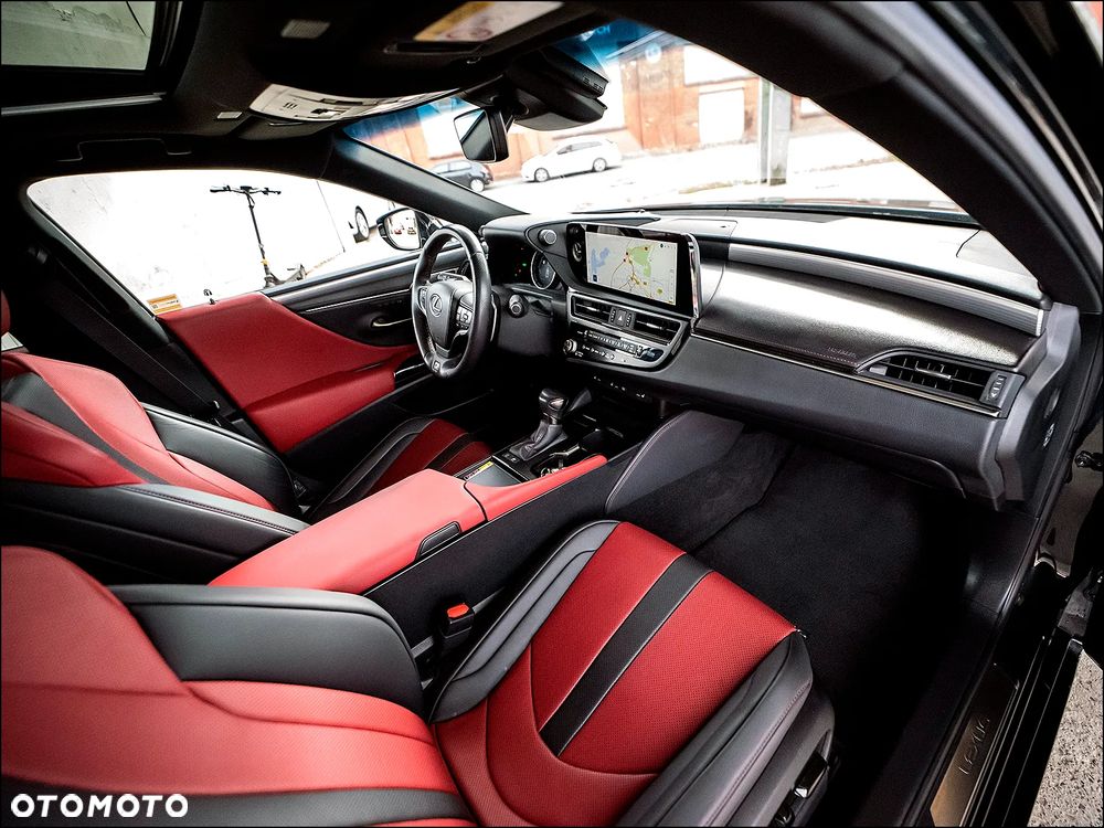Lexus ES 300h F Sport - 13