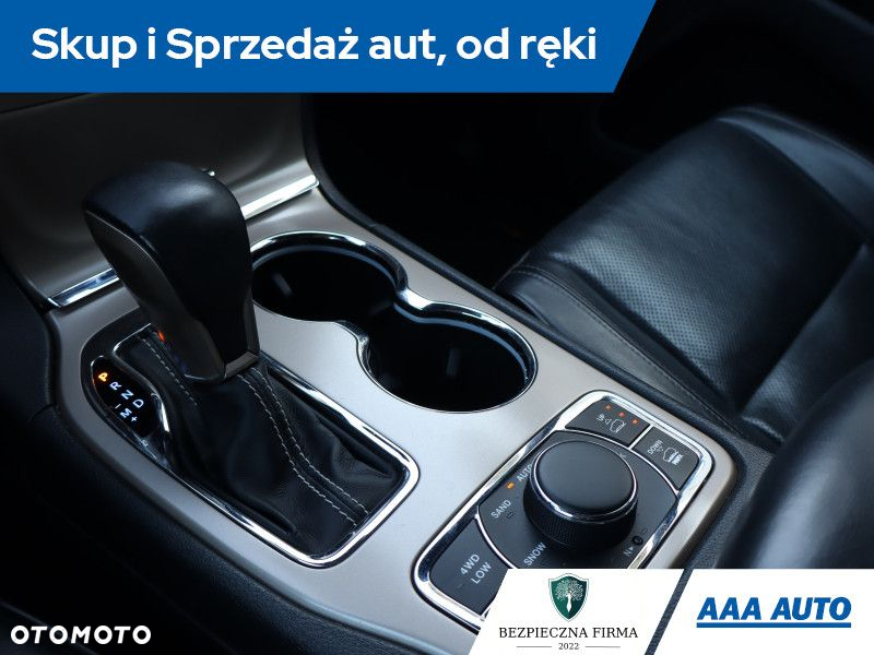Jeep Grand Cherokee - 14