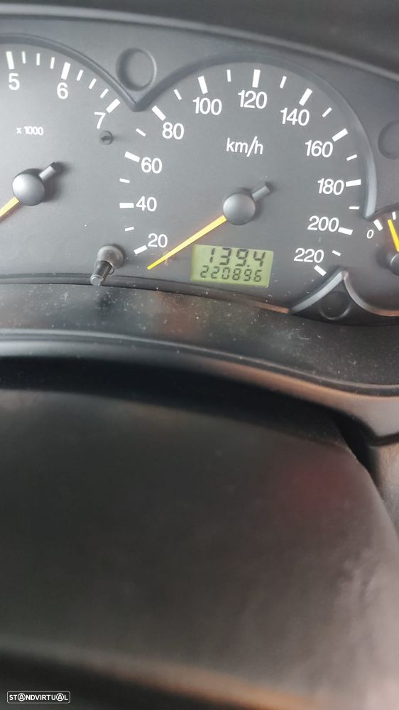 Ford Focus 1.6 Futura - 7
