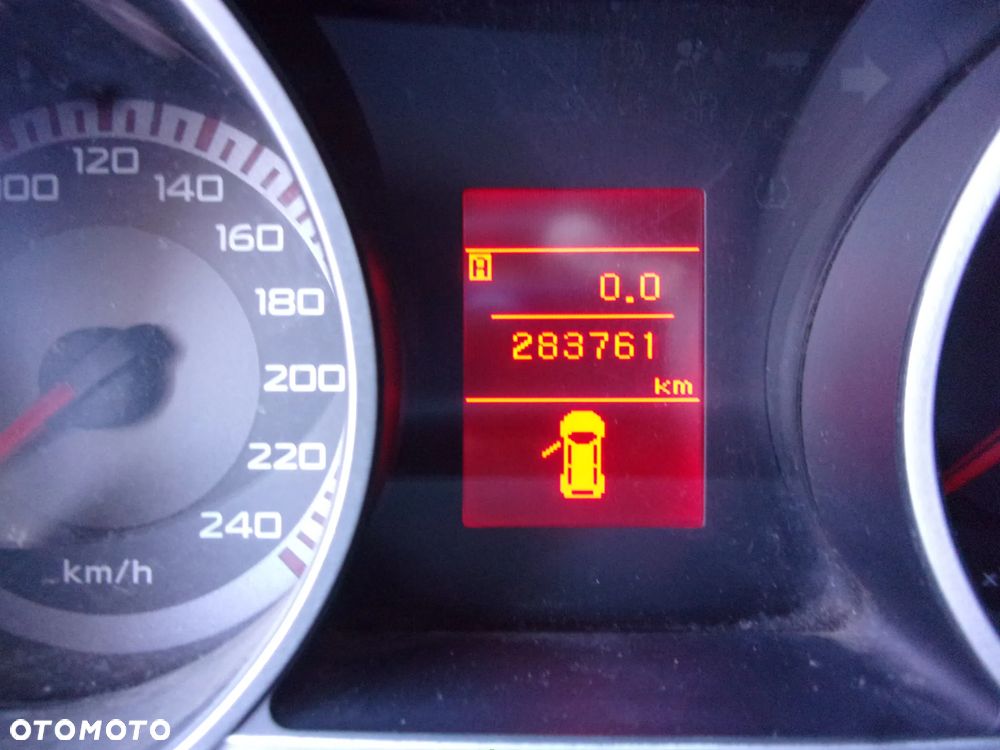 Mitsubishi Outlander - 22