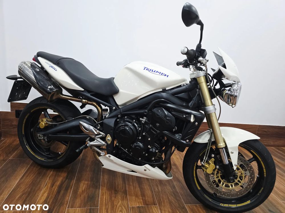 Triumph Street Triple - 1