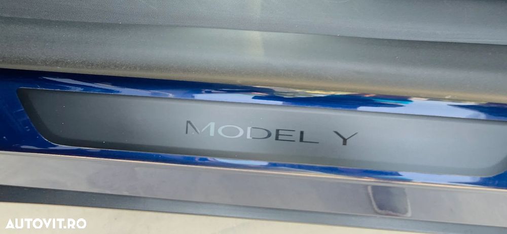 Tesla Model Y - 21