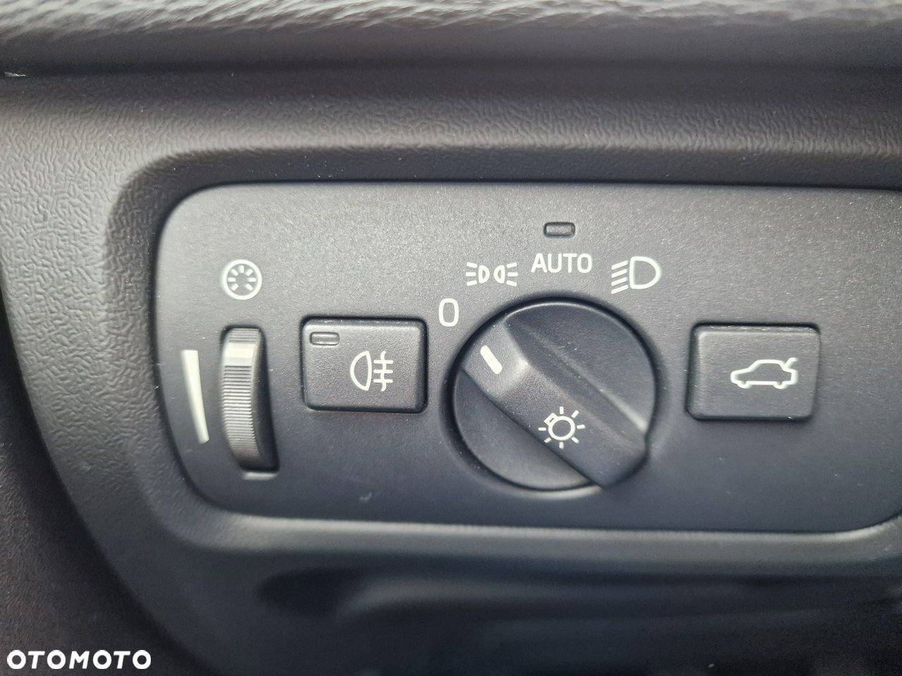 Volvo V40 T2 You - 33