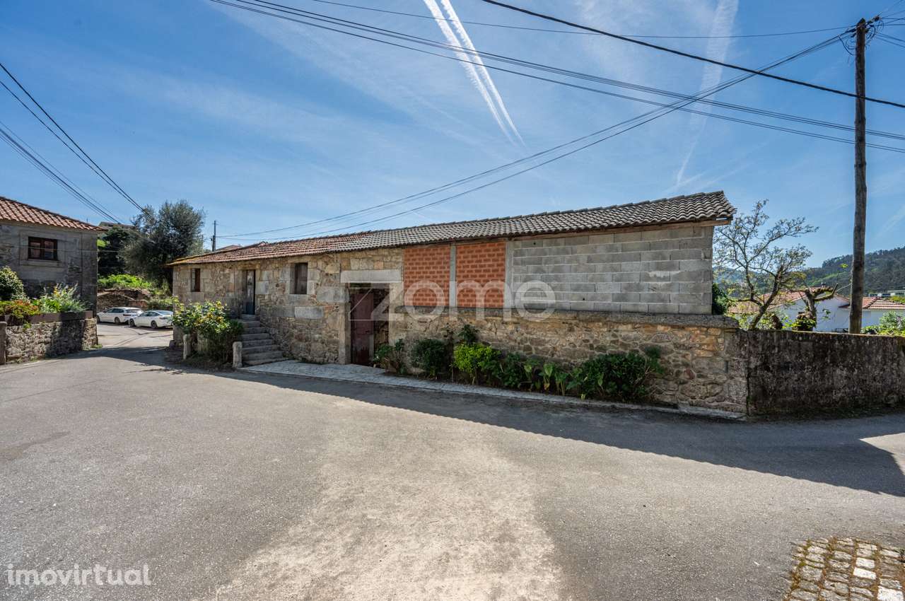 Moradia e Ruina a 2km do Centro de Cabeceiras de Basto - Grande imagem: 2/58