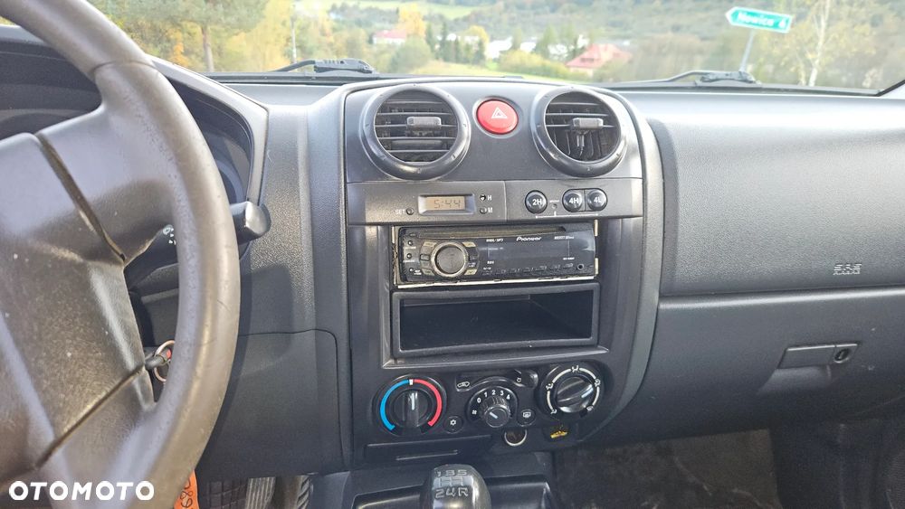 Isuzu D-Max 2.5d DC Basic - 15