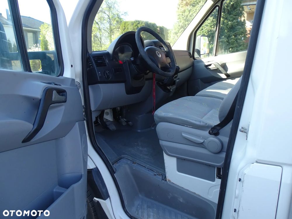 Volkswagen CRAFTER 2,5 TDI -136 KM -klimatyzacja ,skrzyniowy, blizniaki , 73.000 tkm  super stan ! - 9