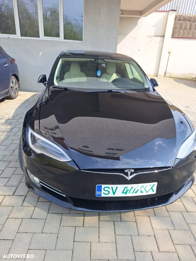Tesla Model S - 1