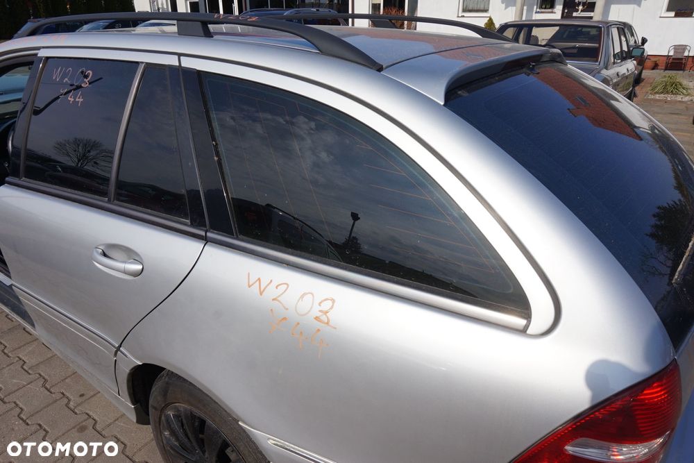 SZYBA KAROSERYJNA TYLNA LEWA BOCZNA C-KLASA W203 KOMBI A2036703512 A2036701312 A2036731538 9744 MERCEDES 2000-2007 - 2