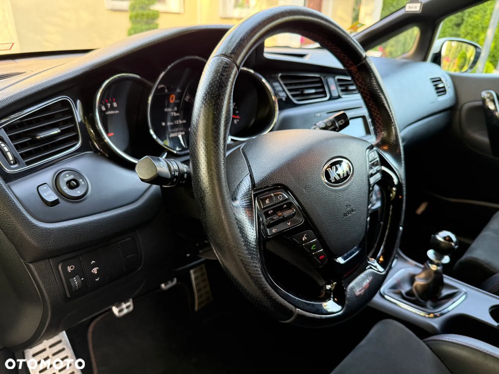 Kia Ceed 1.6 T-GDI GT - 23