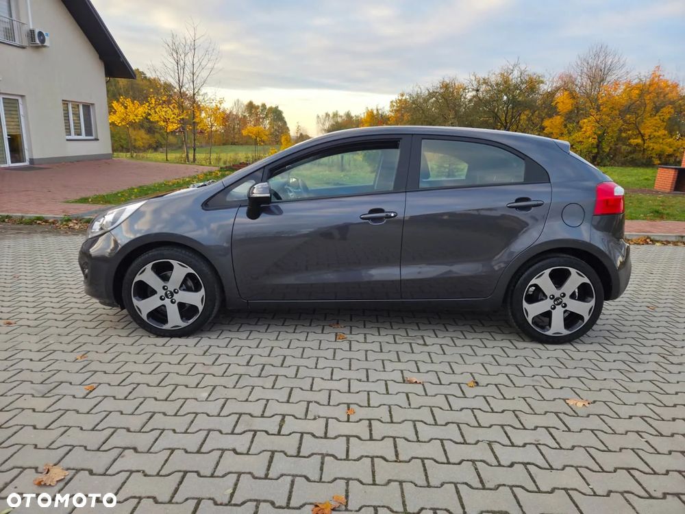 Kia Rio 1.4 L - 10