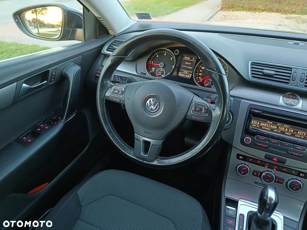 Volkswagen Passat 2.0 TDI DSG BlueMotion Technology Exclusive - 32