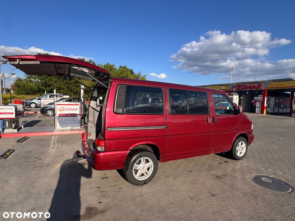 Volkswagen Caravelle - 3