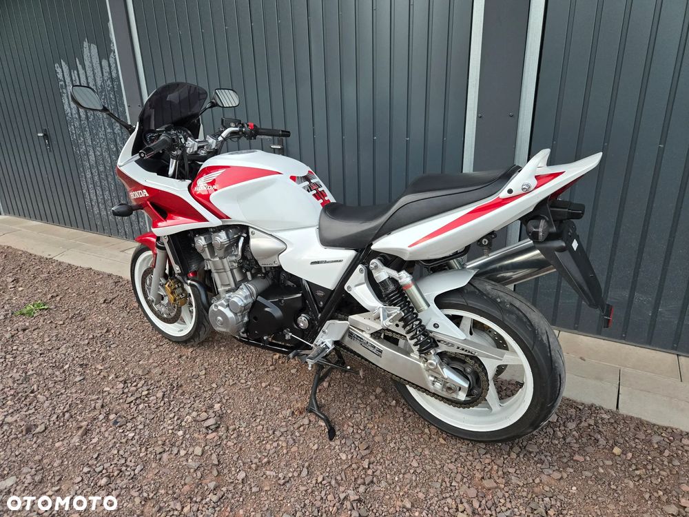 Honda CB - 12