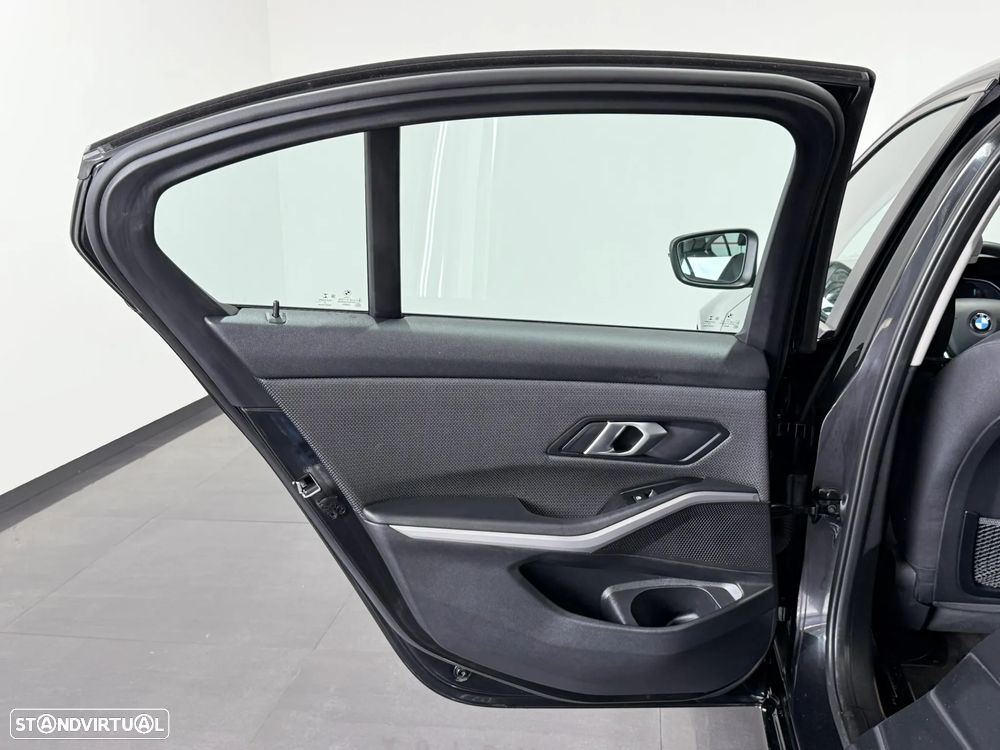 BMW 330 e Corporate Edition Auto - 46