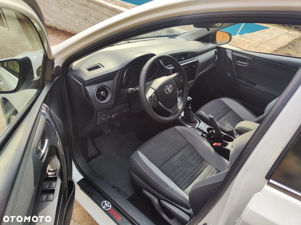 Toyota Auris - 5