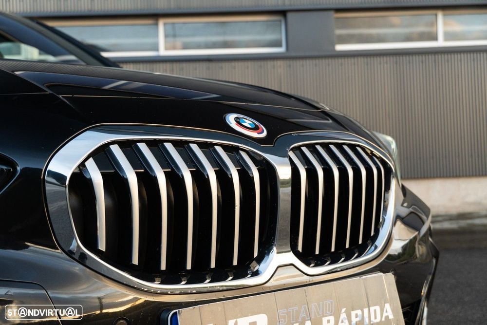 BMW 116 d Pack 50 anos M Auto - 18
