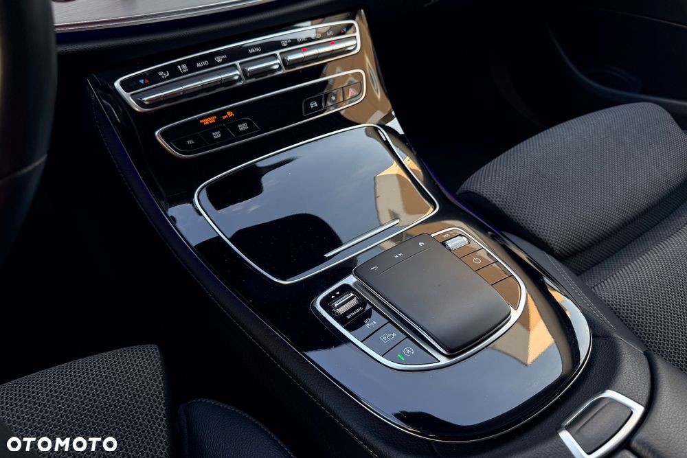Mercedes-Benz Klasa E 220 d 4-Matic AMG - 16