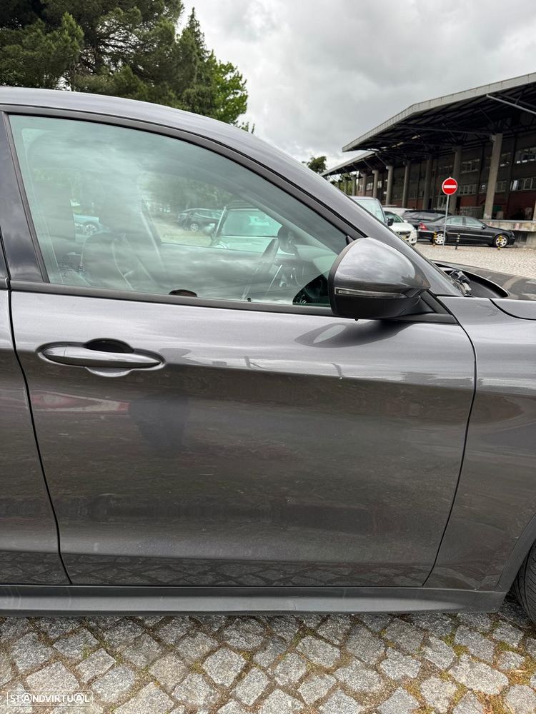Alfa Romeo Stelvio 2.2 D AT8 - 8