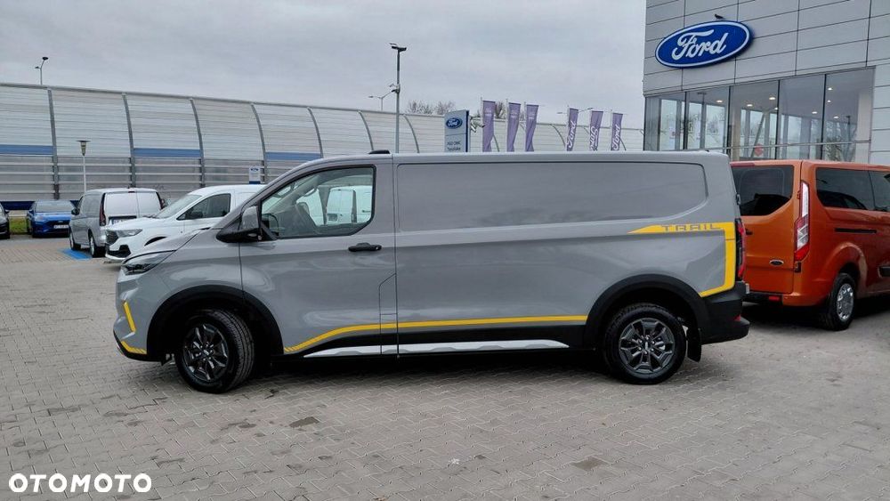 Ford Tourneo Custom - 2