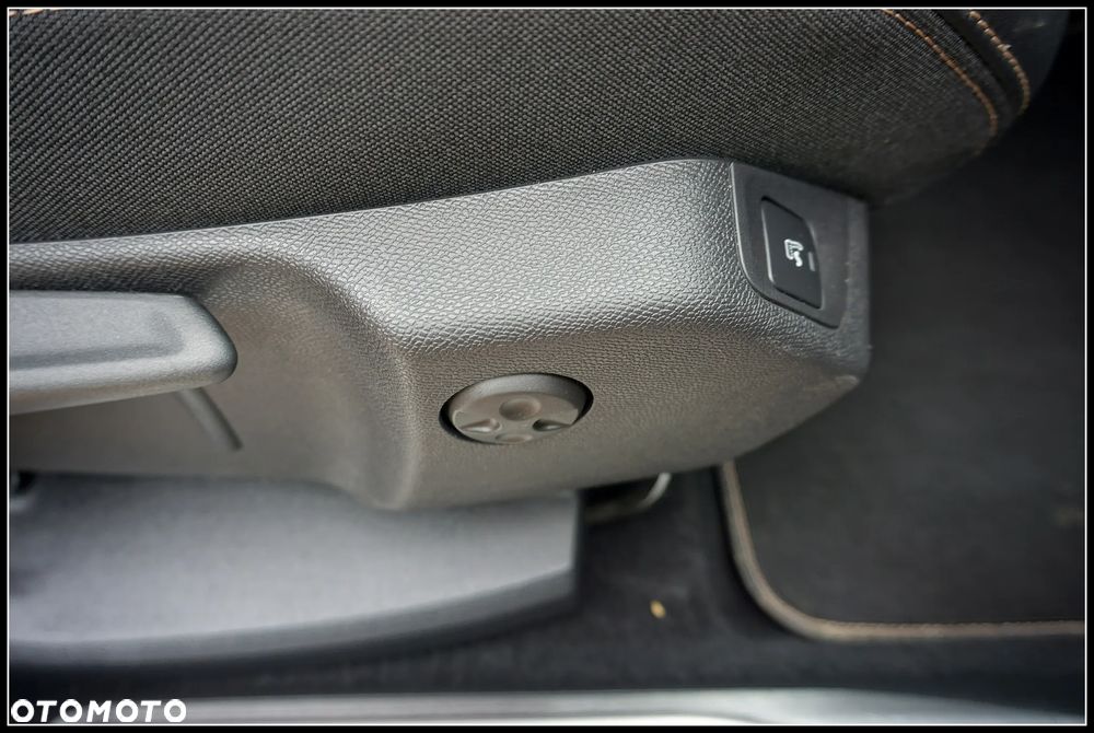 Peugeot 3008 225 e-EAT8 GT Pack - 9