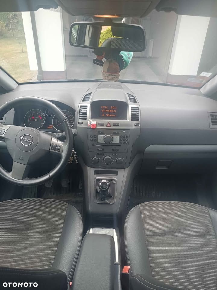 Opel Zafira 1.9 CDTI - 12