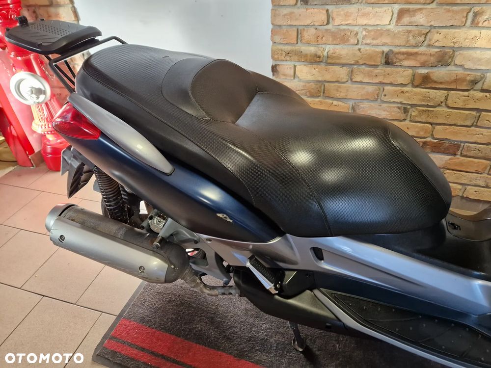 Yamaha X-max - 32