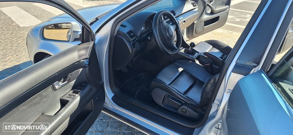 Audi A4 2.5 TDI quattro - 8