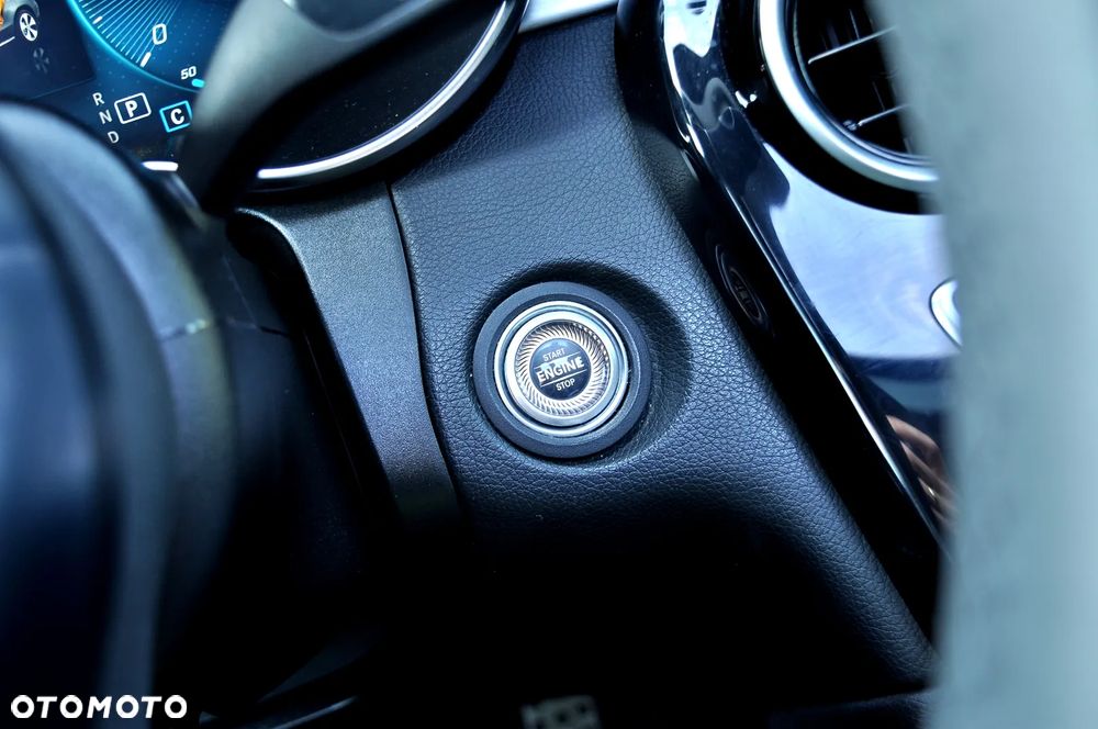 Mercedes-Benz GLC 220 d 4Matic 9G-TRONIC AMG Line Advanced - 33