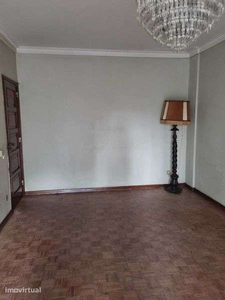 3 assoalhadas avenida Mouzinho de albuquerque - Grande imagem: 2/9