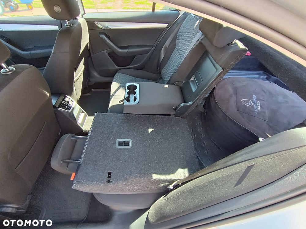 Skoda Octavia 1.4 TSI Ambition - 23