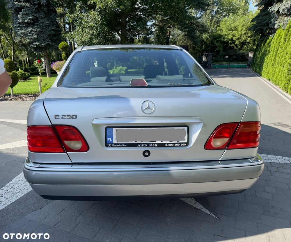Mercedes-Benz Klasa E - 4