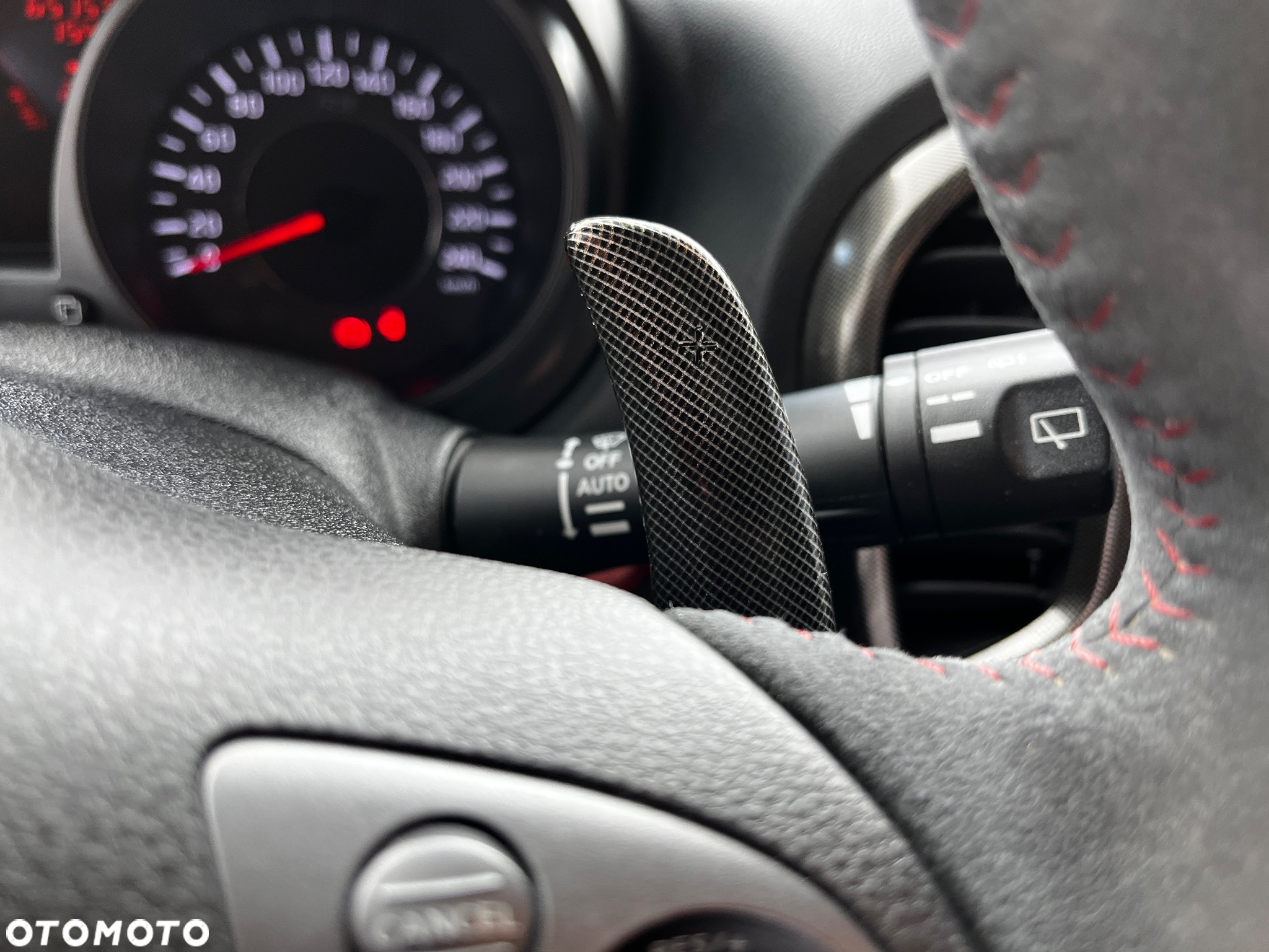Nissan Juke 1.6 DIG-T Nismo RS 4WD Xtronic EU6 - 31