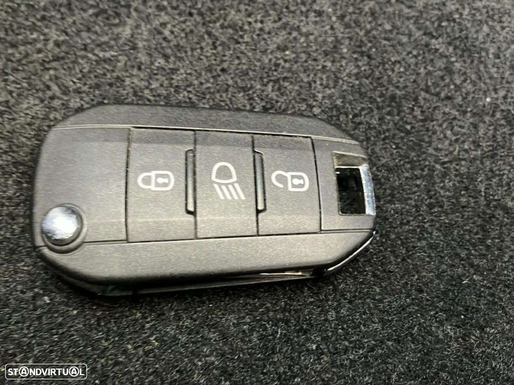 Peugeot 208 1.2 PureTech Active - 17