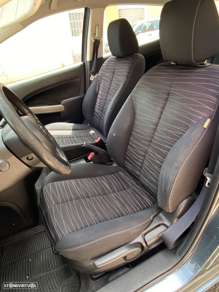 Mazda 2 - 7