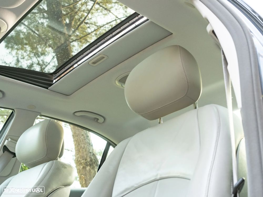 Mercedes-Benz E 500 Elegance 4-Matic - 8