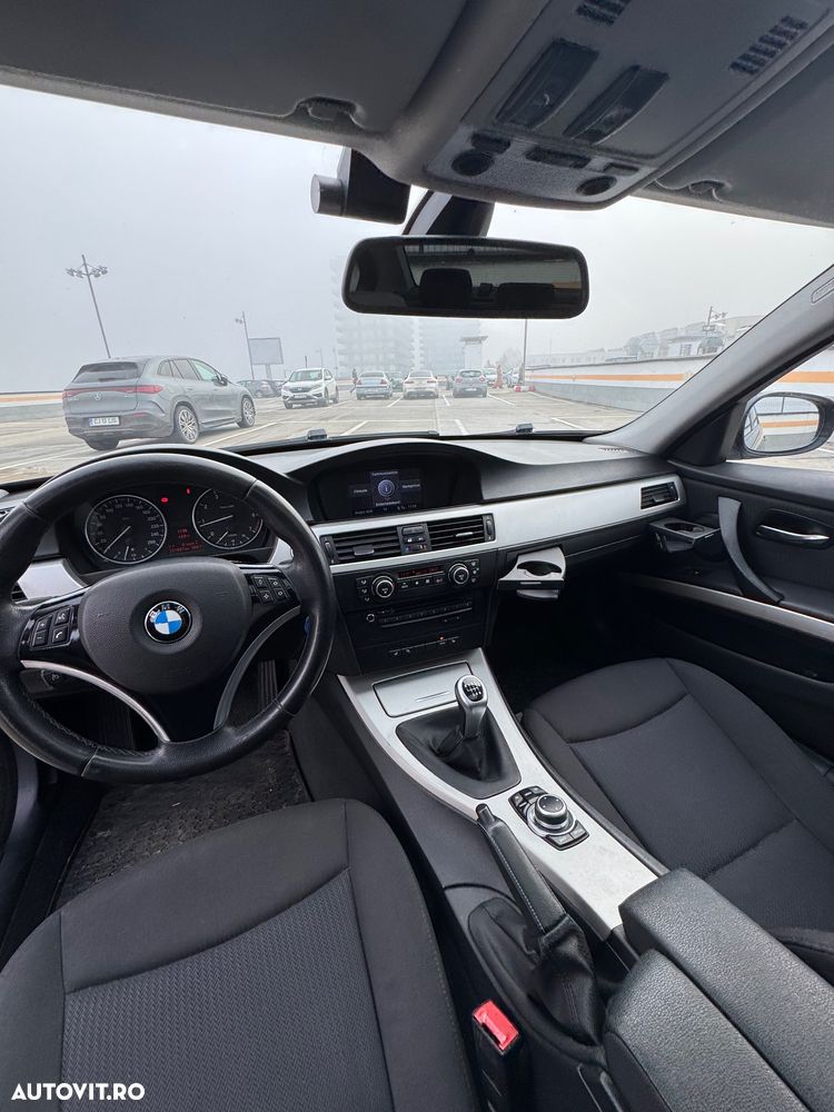BMW Seria 3 318i - 5