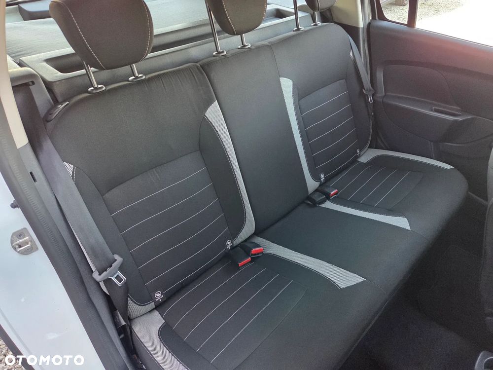 Dacia Logan TCe 90 (S&S) Stepway - 14