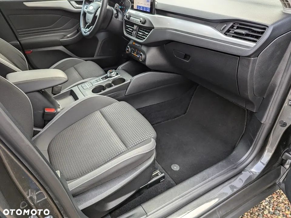 Ford Focus 1.5 EcoBlue Start-Stopp-System TITANIUM - 24