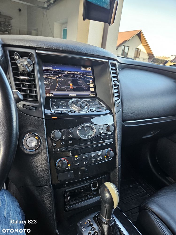 Infiniti FX FX30d S Premium - 12