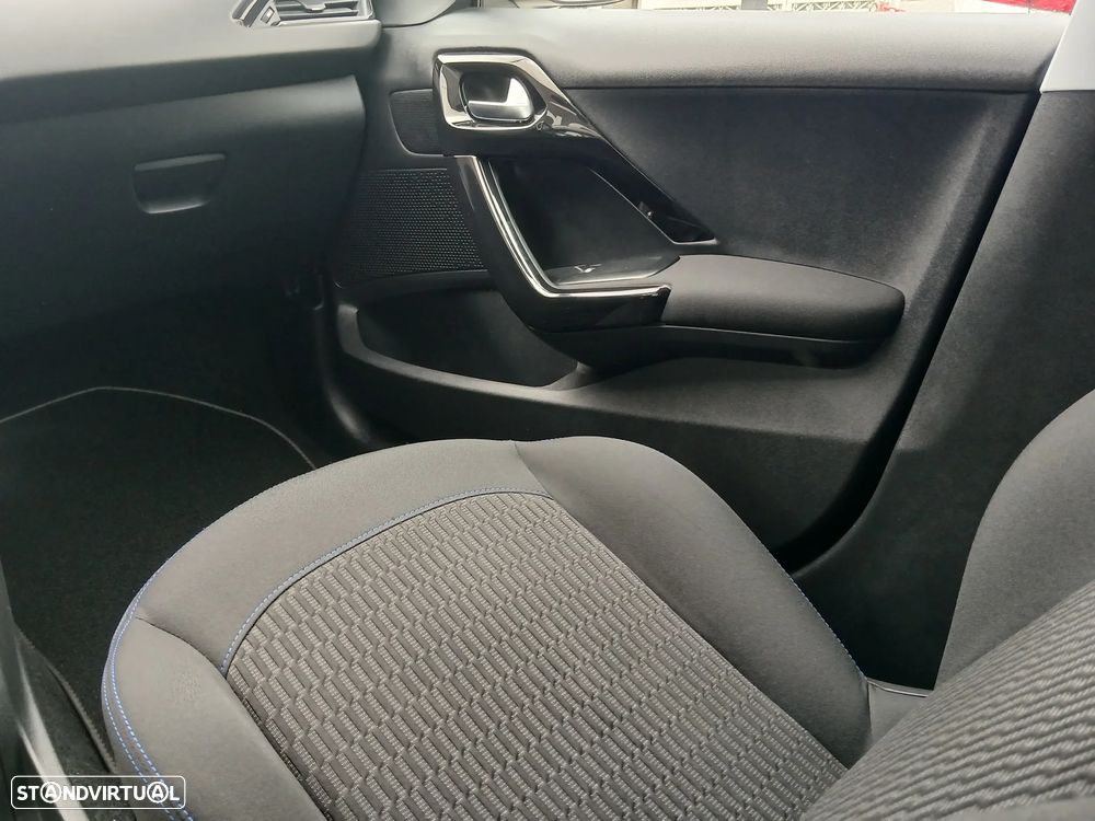 Peugeot 208 1.5 BlueHDi Signature - 16