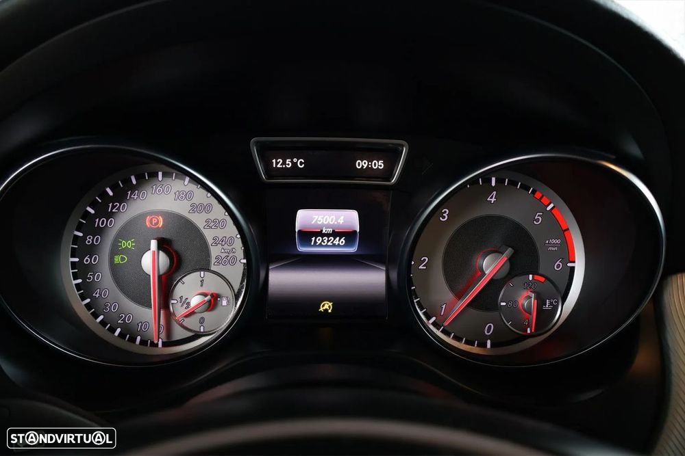 Mercedes-Benz CLA 180 - 11