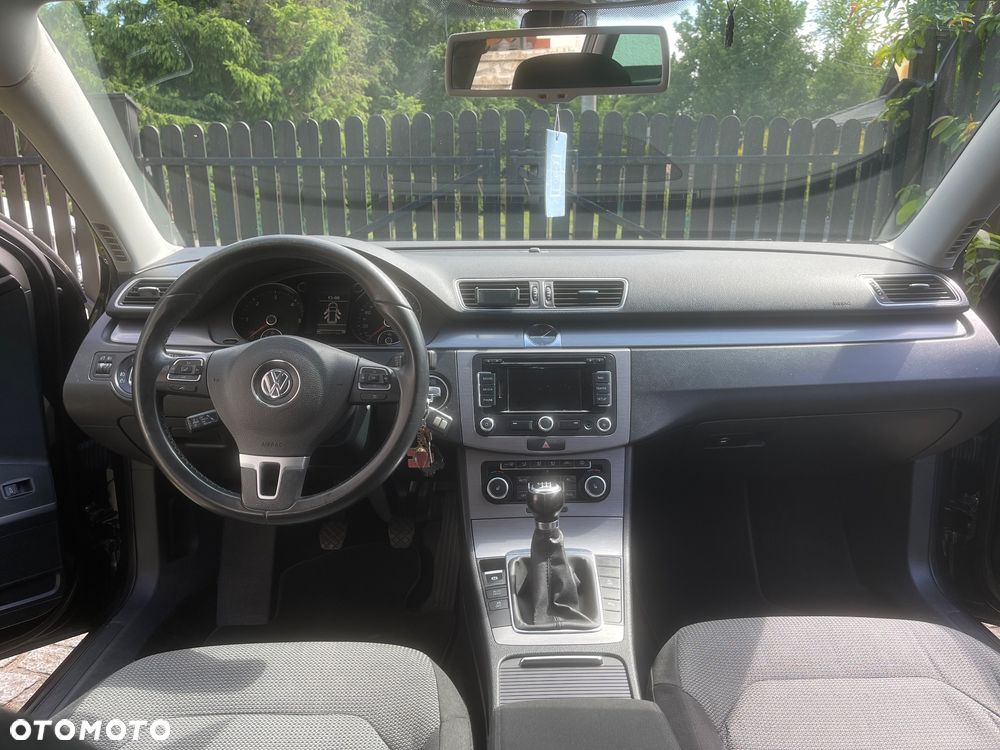 Volkswagen Passat 2.0 TDI Comfortline - 12