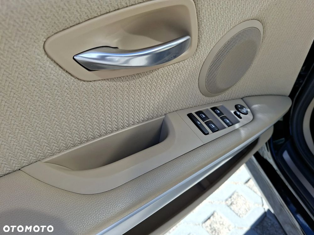 BMW Seria 3 318i Edition Exclusive - 11