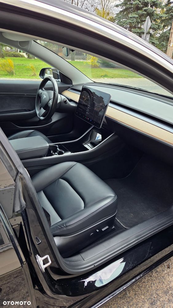 Tesla Model 3 Standard Range Plus - 18