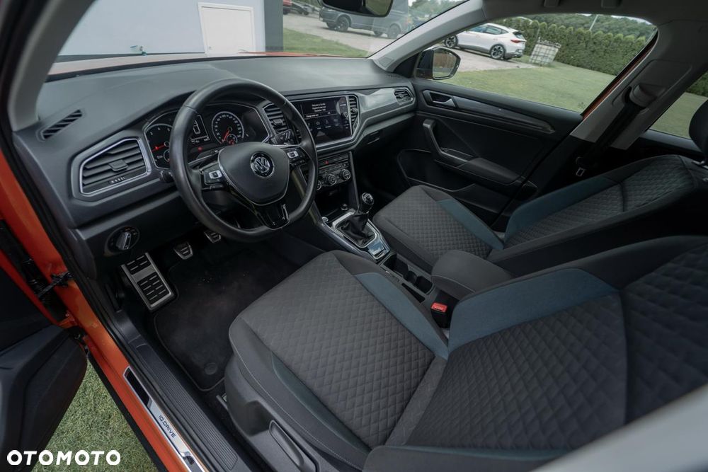 Volkswagen T-Roc - 39